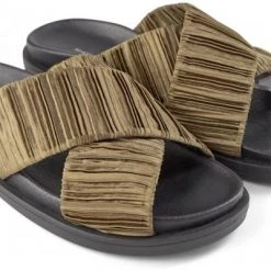 Shoe The Bear Ivy Cross Mule In Green