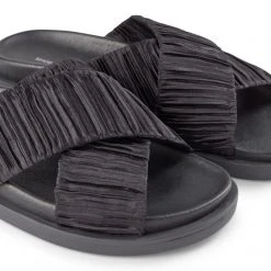 Shoe The Bear Ivy Black Cross T Mule